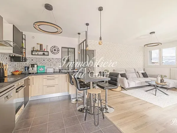 PLEIN CIEL - Appartement T3 de 73m2 ( 62m2 Carrez) - Dernier Étage - Terrasse Loggia - Box - 13010 S