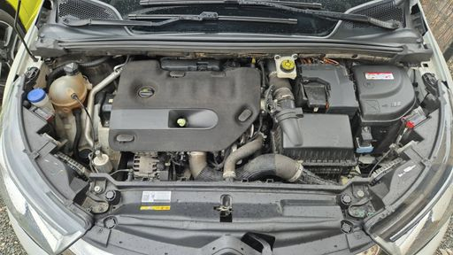 DS DS4 2.0 BLueHDI 180 EAT8 - Sport Chic – 2017 – 156960 km – Diesel – Boîte Automatique — photo 23