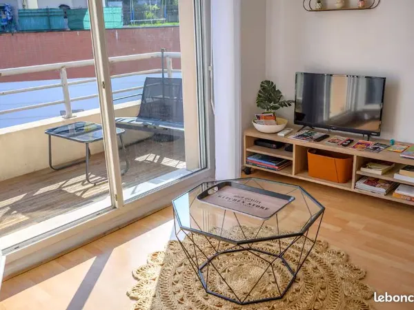 Appartement meublé T2 St-Agne, Clim, Parking, Métro
