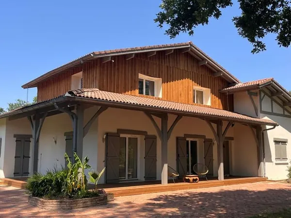 Maison 6 pièces 250 m²