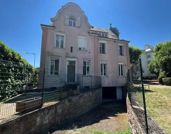 Maison 16 pièces 442 m²