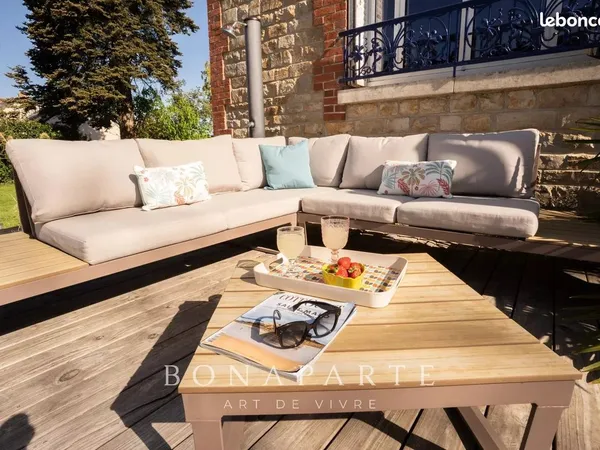 Maison 9 pièces 243 m²