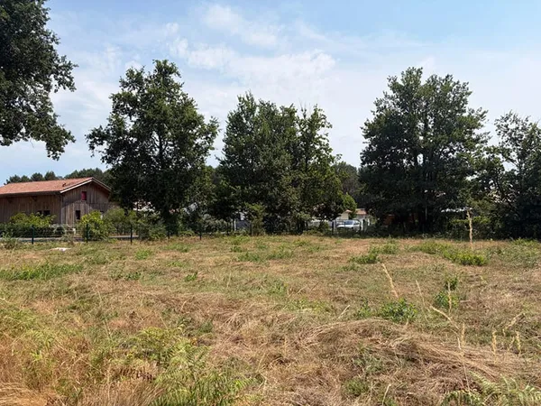 TERRAIN À VENDRE ? SOUSTONS