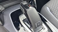 Peugeot 2008 1.2 PureTech 130ch S&S Allure EAT8 — photo 14