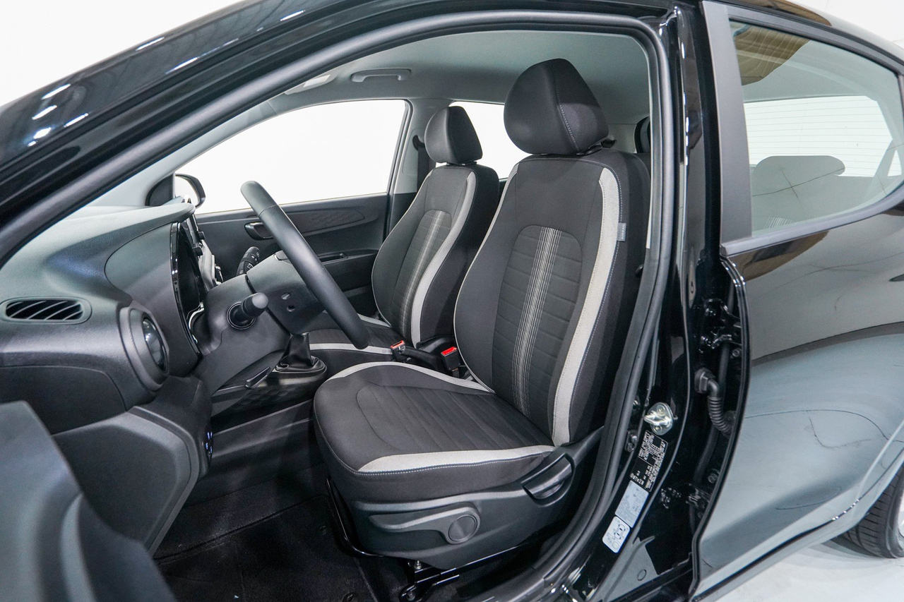 Hyundai i10 — photo 13