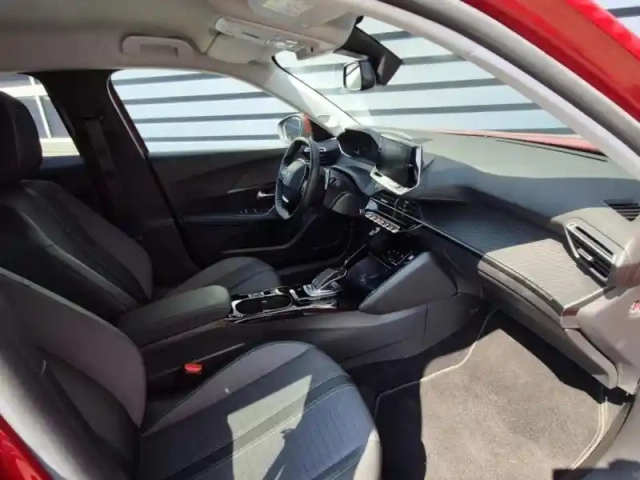 Peugeot 2008 e- 136ch allure pack — photo 11