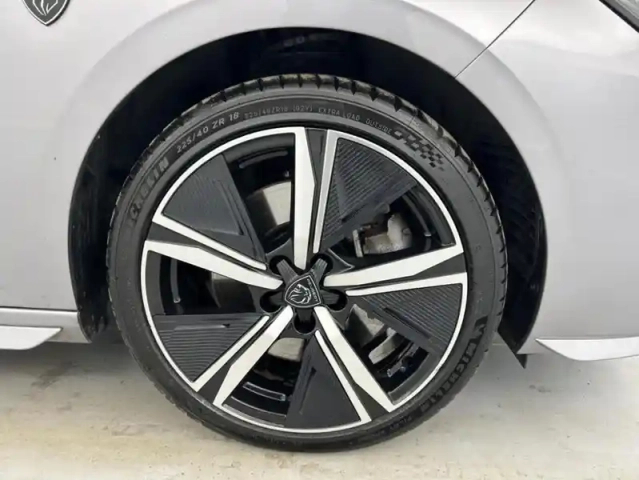 Peugeot 308 phev 180ch gt e-eat8 + toit ouvrant — photo 21