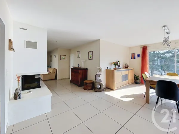 Maison 6 pièces 196 m²