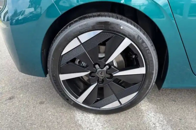 Peugeot 308 electrique 55 kwh 156ch — photo 14