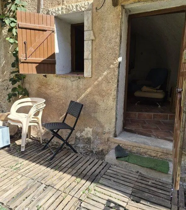 Photo 1