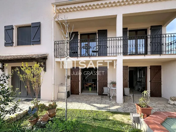 Maison familiale, quartier recherché La Crouzette, proche des plages et des commodités.