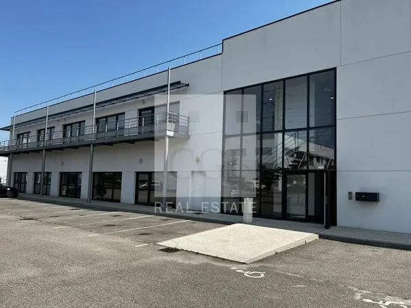 LOCAL D'ACTIVITES / BUREAUX à LOUER