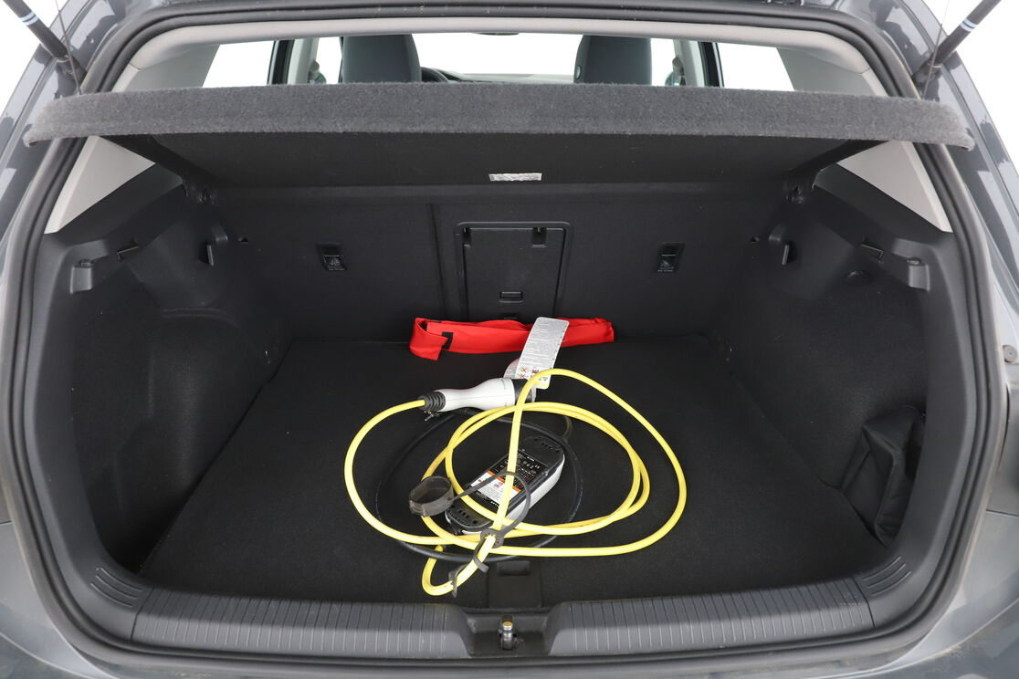 Volkswagen Golf VIII 1.4 Hybrid Rechargeable OPF Style DSG6 — photo 16