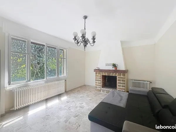 Haut de villa / Bas de villa avec jardin et places parking
