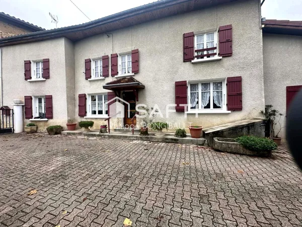 Sérézin-de-la-Tour - Maison de caractère de 1820, 119 m², dépendances et terrain de 1 940 m²