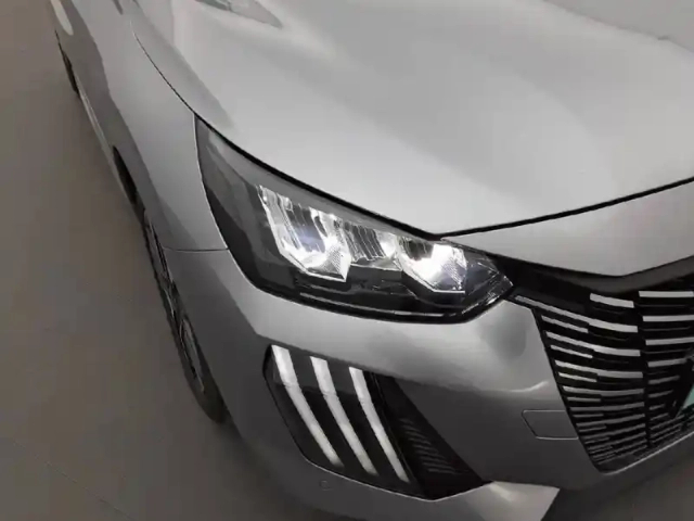 Peugeot 208 hybrid 110 e-dcs6 — photo 16