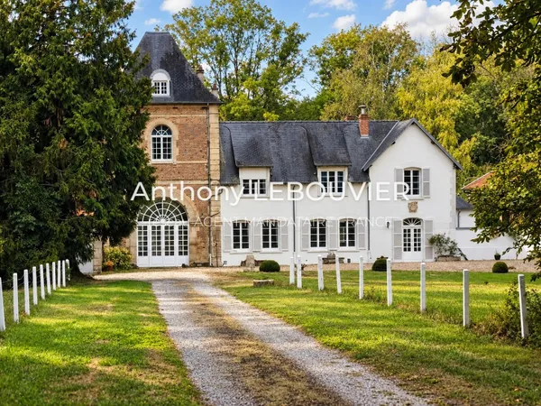 PROPRIÉTÉ DE CARACTÈRE SUR ENVIRON 20 HECTARES – AXE LAON / REIMS