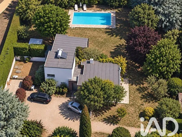 Maison 7 pièces 240 m²