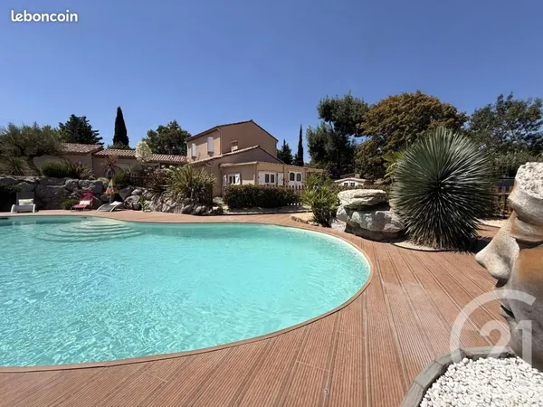 Villa 7 pièces 177 m²