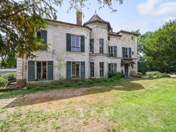 Jouy-en-Josas - Propriété de caractère sur un parc de 8 052 m²