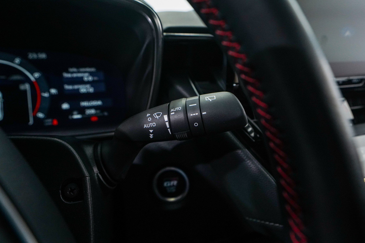 Toyota Corolla Touring Sports — photo 19