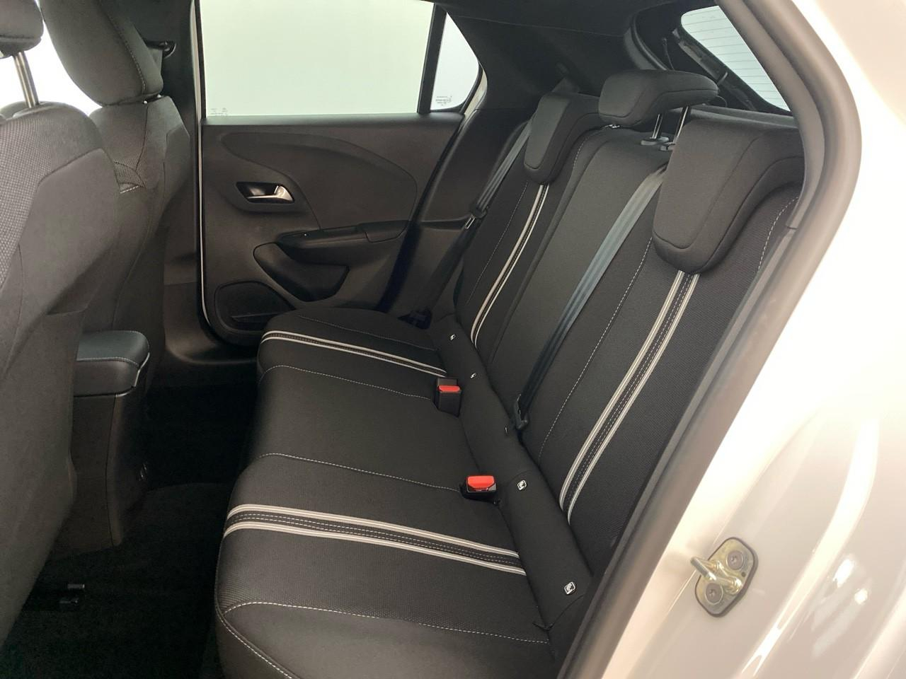 Opel Corsa gs electric 156 ch — photo 10