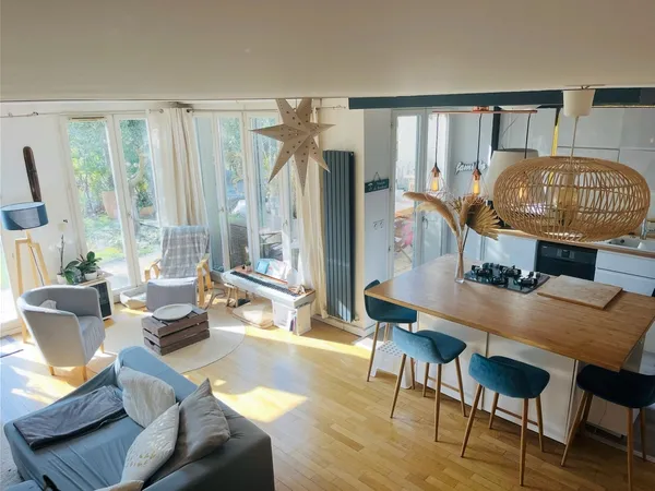Loue appartement 120m² Bordeaux - duplex cosy et ensoleillé avec jardin et parking