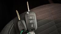 Peugeot 208 1.2 PureTech 100ch S&S Style — photo 16