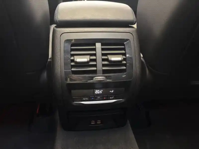 Bmw X3 sdrive18d 150ch bva8 — photo 8