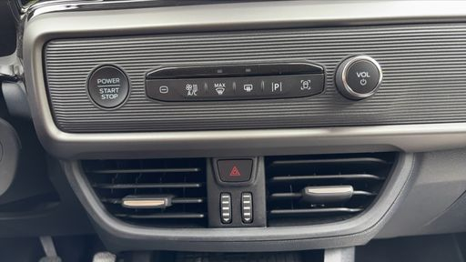 Ford Tourneo Courier 1.0 Ecoboost 125 Flexifuel - Titanium – 2024 – 7788 km – Biocarburant – Boîte Manuelle — photo 15