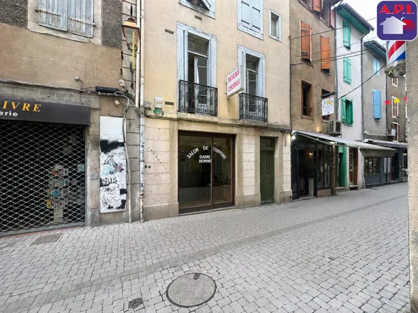 Local commercial 1 pièce 44 m²