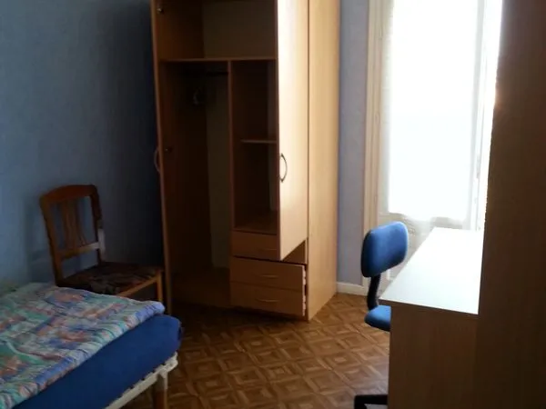Chambre meublée