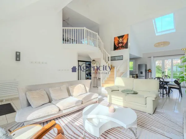 Villa 7 pièces 168 m²