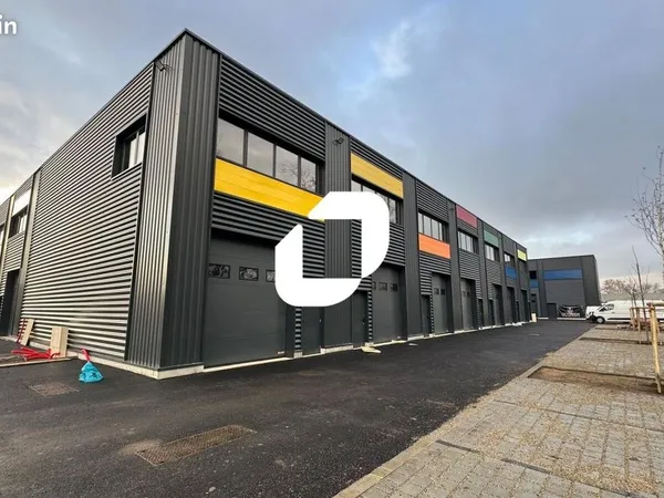 Local d'activité 114 m²