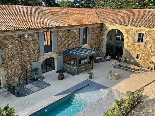 Maison 13 pièces 675 m²