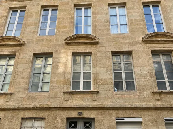 Bordeaux centre - Le charme de la pierre, le calme en plus !