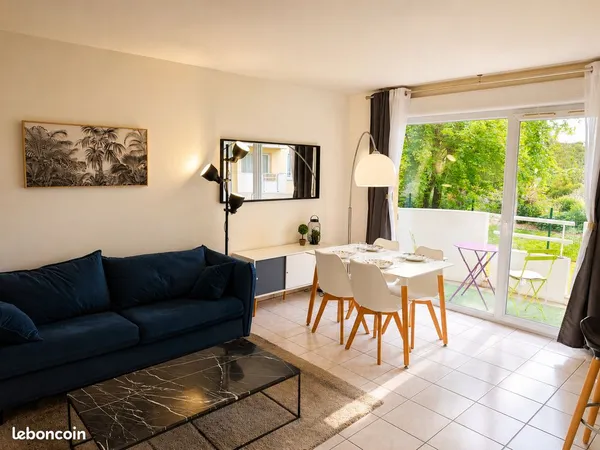 T2 meublé annecy + balcon - place de parking