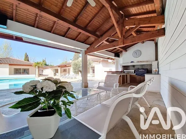 Demeure 9 pièces 305 m²