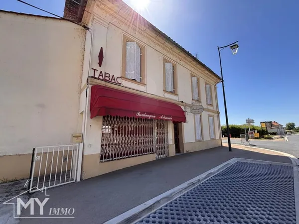 ST PEY DE CASTETS : Ensemble immobilier avec commerce et dépendances