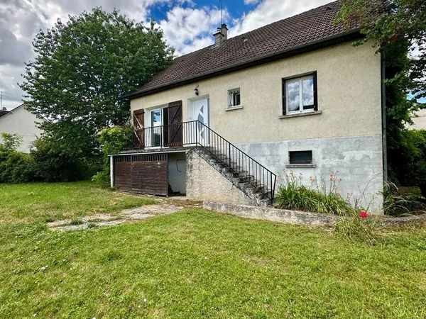Grande maison avec 4 chambres