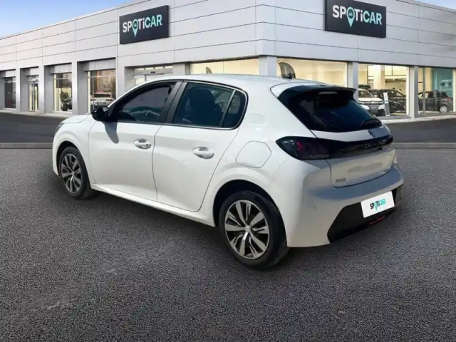 Peugeot 208 puretech 100 s&amp;s bvm6 — photo 10