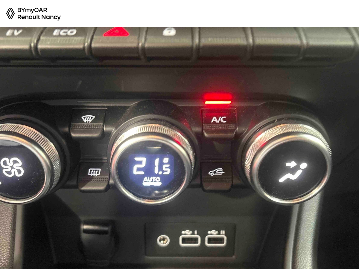 Renault Captur E-Tech full hybrid 145 — photo 19
