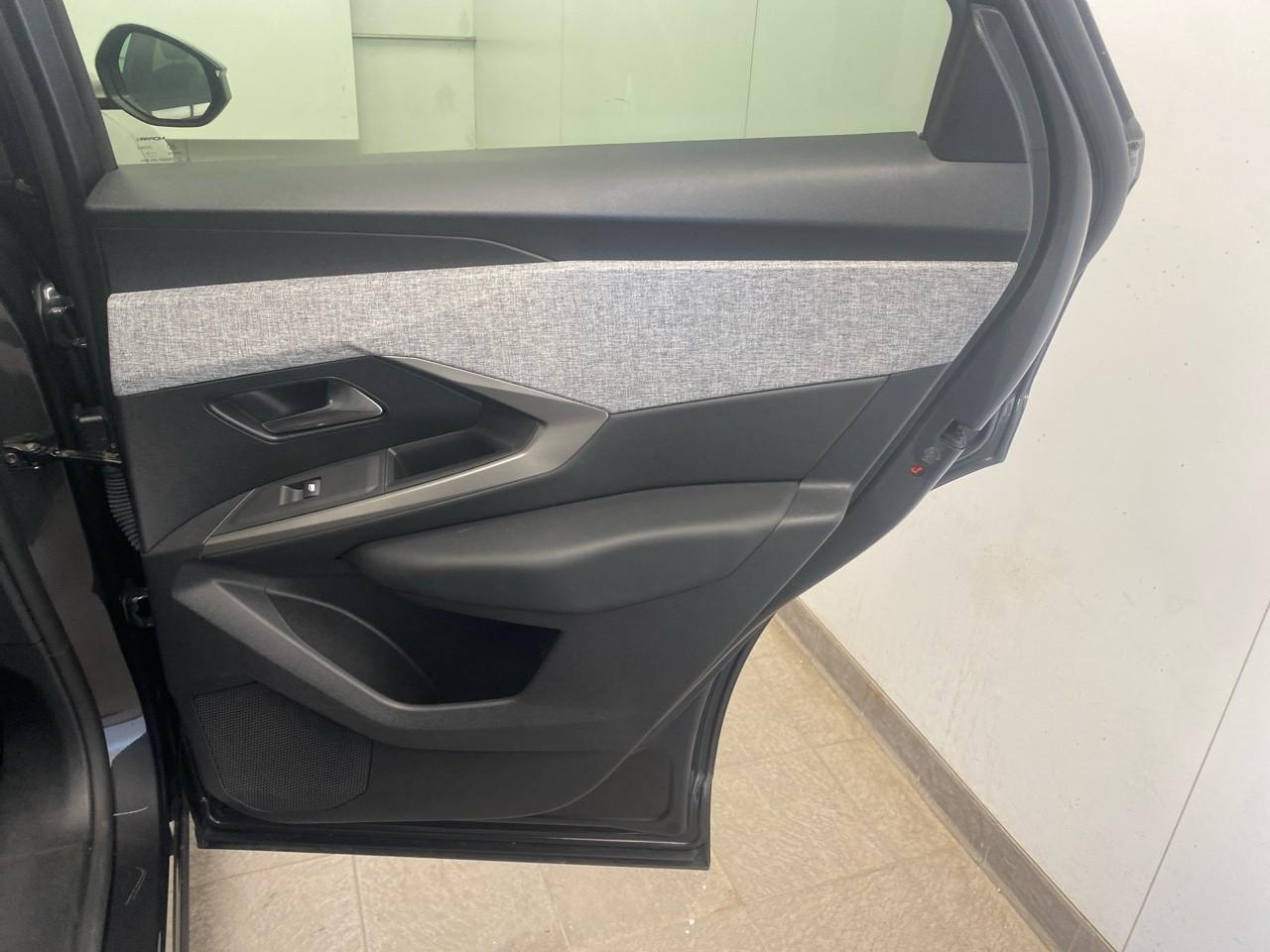 Peugeot 3008 hybrid 145 e-dcs6 allure — photo 24