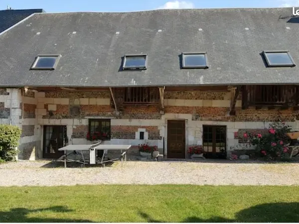 Maison meublée, 4 chambres, centre bourg