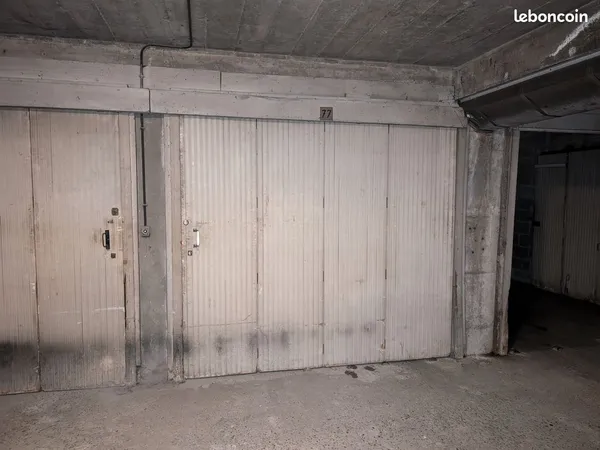 Loue garage sécurisé proche des halles