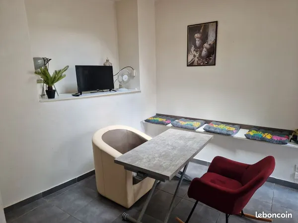 Studio meublé très calme