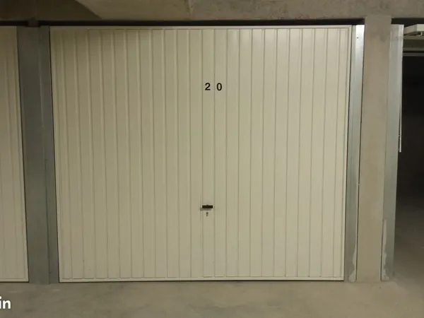Garage en sous-sol dans résidence sécurisée