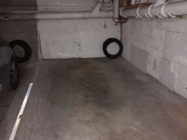 Parking 12 m²