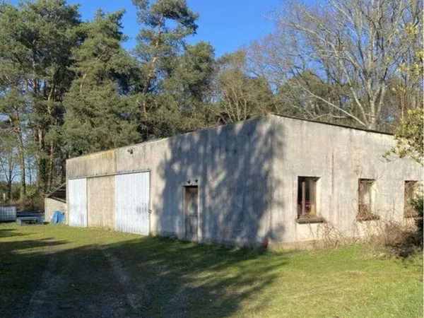 Atelier / garage / local de stockage ou habitation