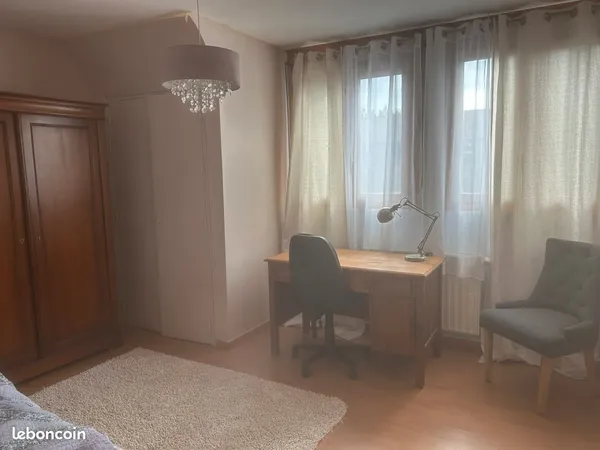 Chambre meublee lumineuse 2 en colocation